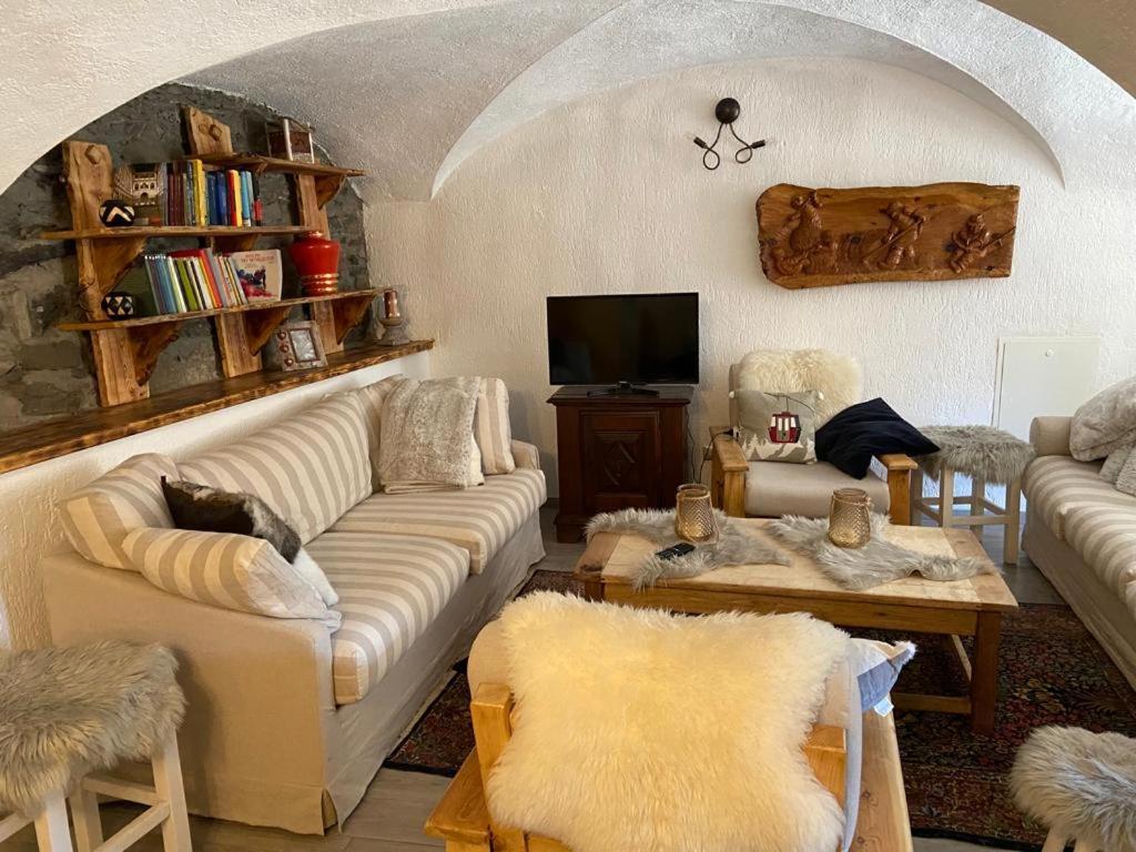Les Cheminees Apartment La Thuile Bagian luar foto
